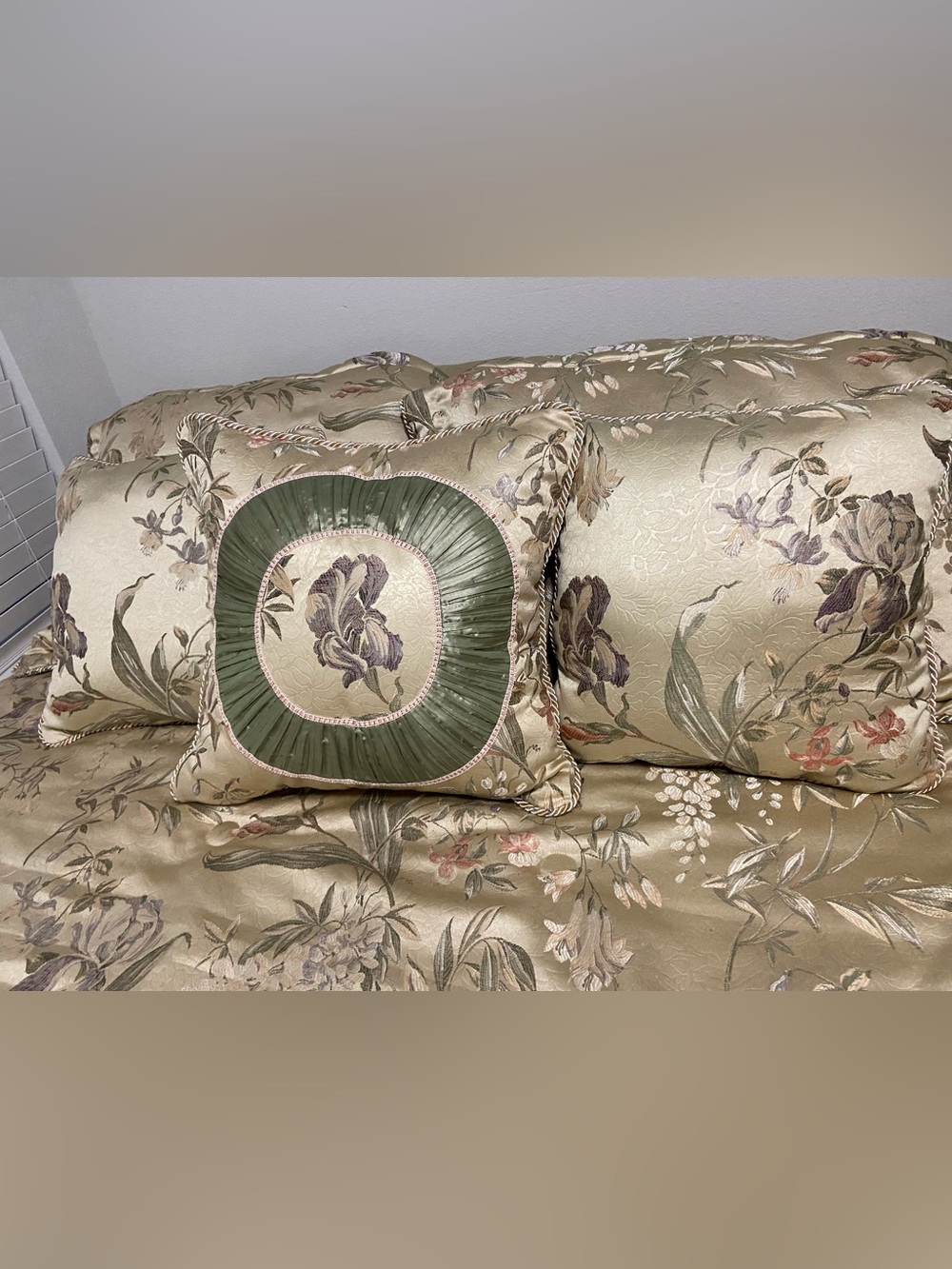 Croscill Floral Jacquard Comforter Set in Gold and Green - Picture 2 of 4